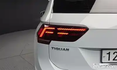 Volkswagen Tiguan 2019 2.0 автомат (гидро), миниатюра 9