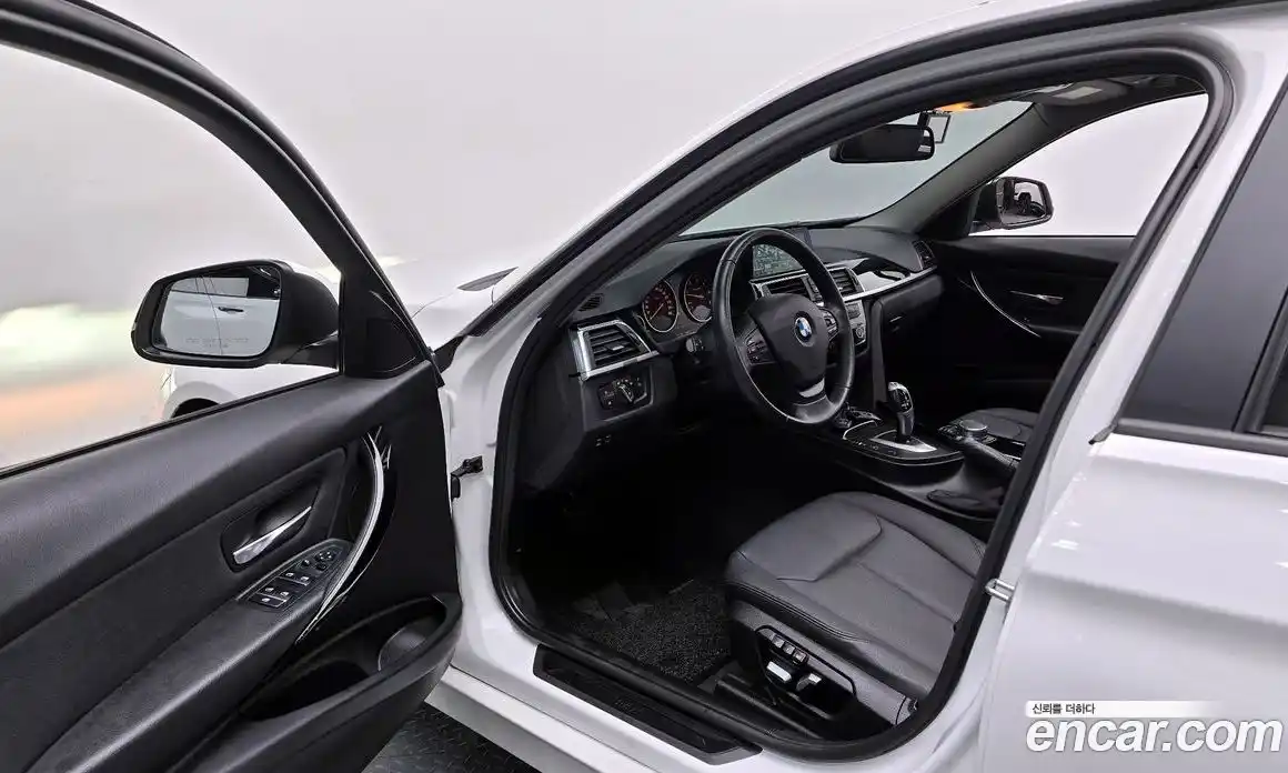 BMW 3 серия 2018 2.0 автомат (гидро), фото 12