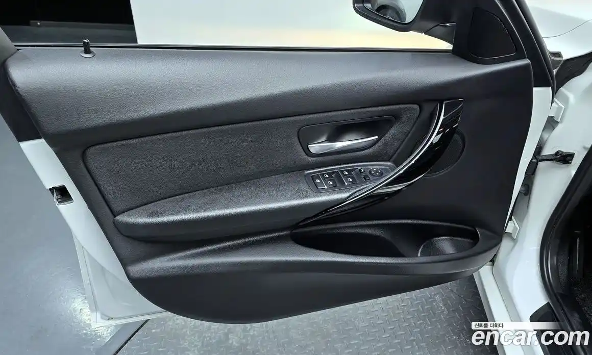 BMW 3 серия 2018 2.0 автомат (гидро), фото 13