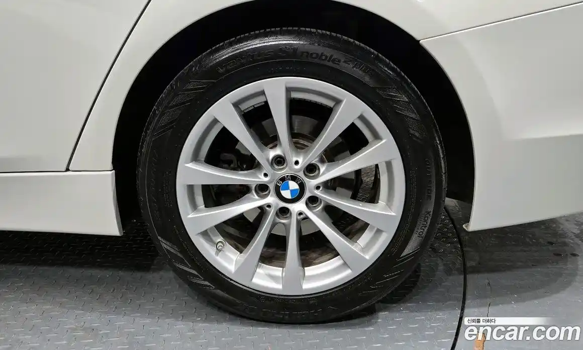 BMW 3 серия 2018 2.0 автомат (гидро), фото 6