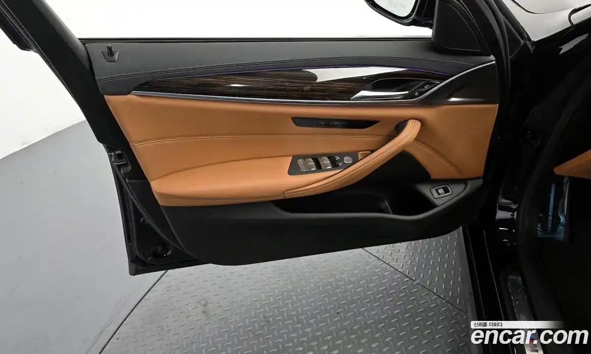 BMW 5 серия 2021 2.0 автомат (гидро), фото 14