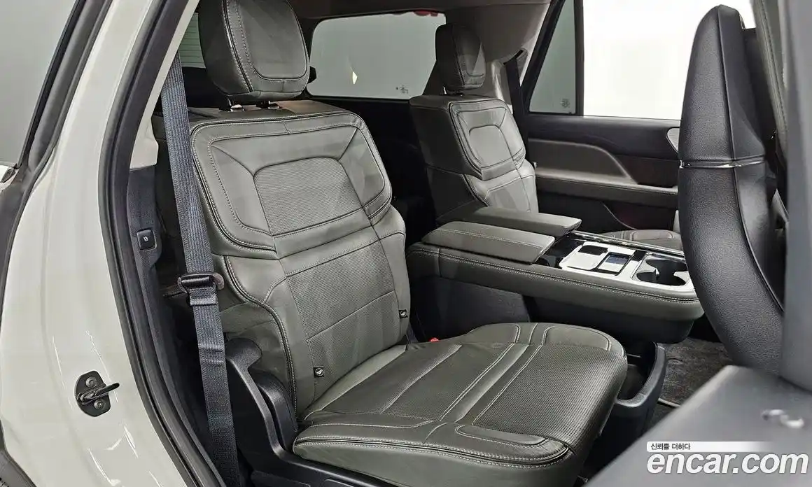 Lincoln Navigator 2023 3.5 автомат (гидро), фото 12 Lincoln Navigator 2023 3.5 автомат (гидро), фото 12