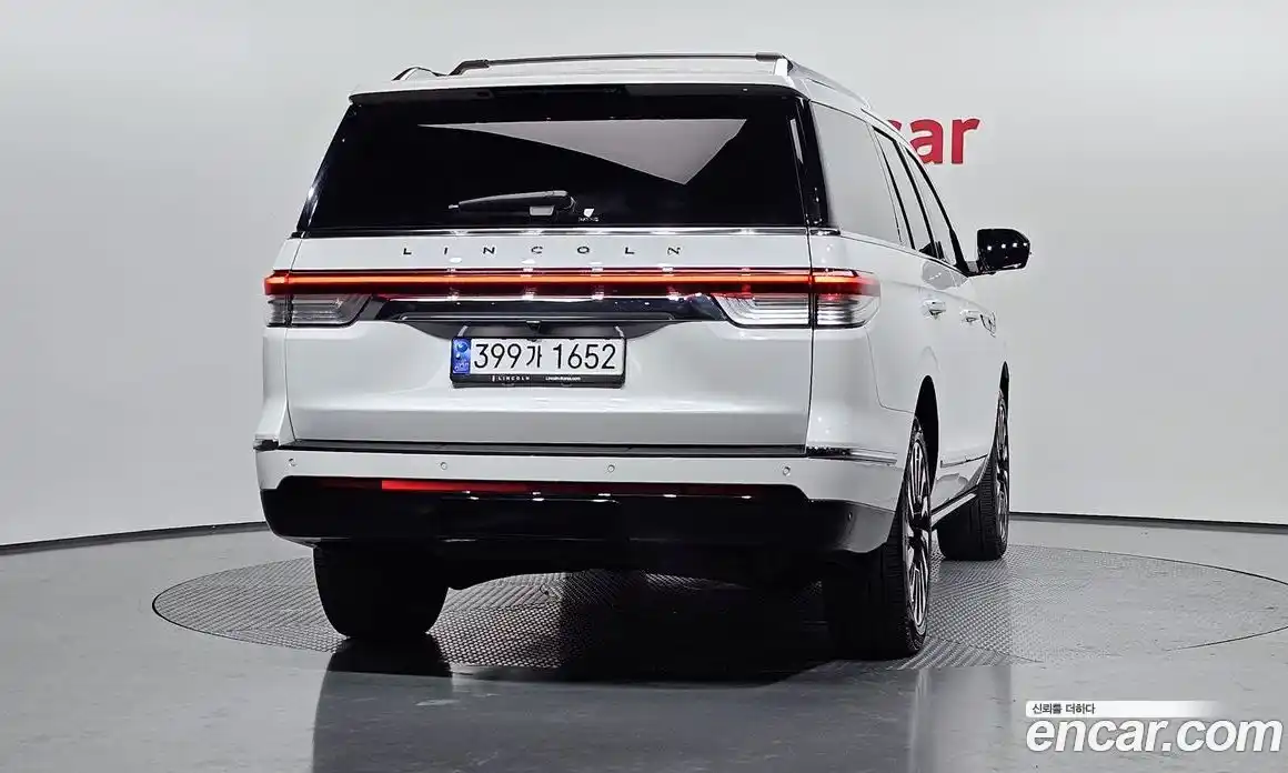 Lincoln Navigator 2023 3.5 автомат (гидро), фото 4 Lincoln Navigator 2023 3.5 автомат (гидро), фото 4