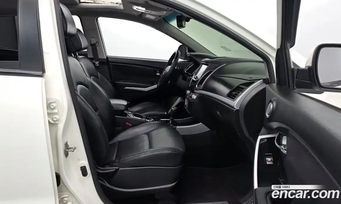 SsangYong Korando 2016 2.2 автомат (гидро), фото 10