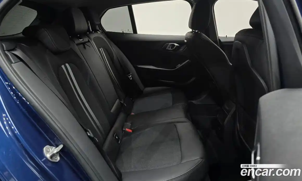 BMW 1 серия 2021 2.0 автомат (гидро), фото 17