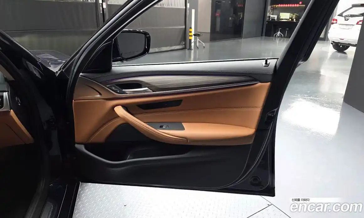 BMW 5 серия 2019 2.0 автомат (гидро), фото 27