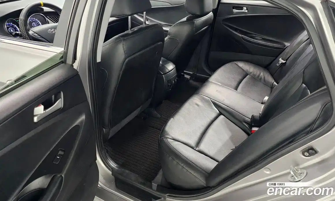 Hyundai Sonata 2010 2.0 автомат (гидро), фото 11