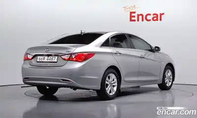 Hyundai Sonata 2010 2.0 автомат (гидро), миниатюра 2
