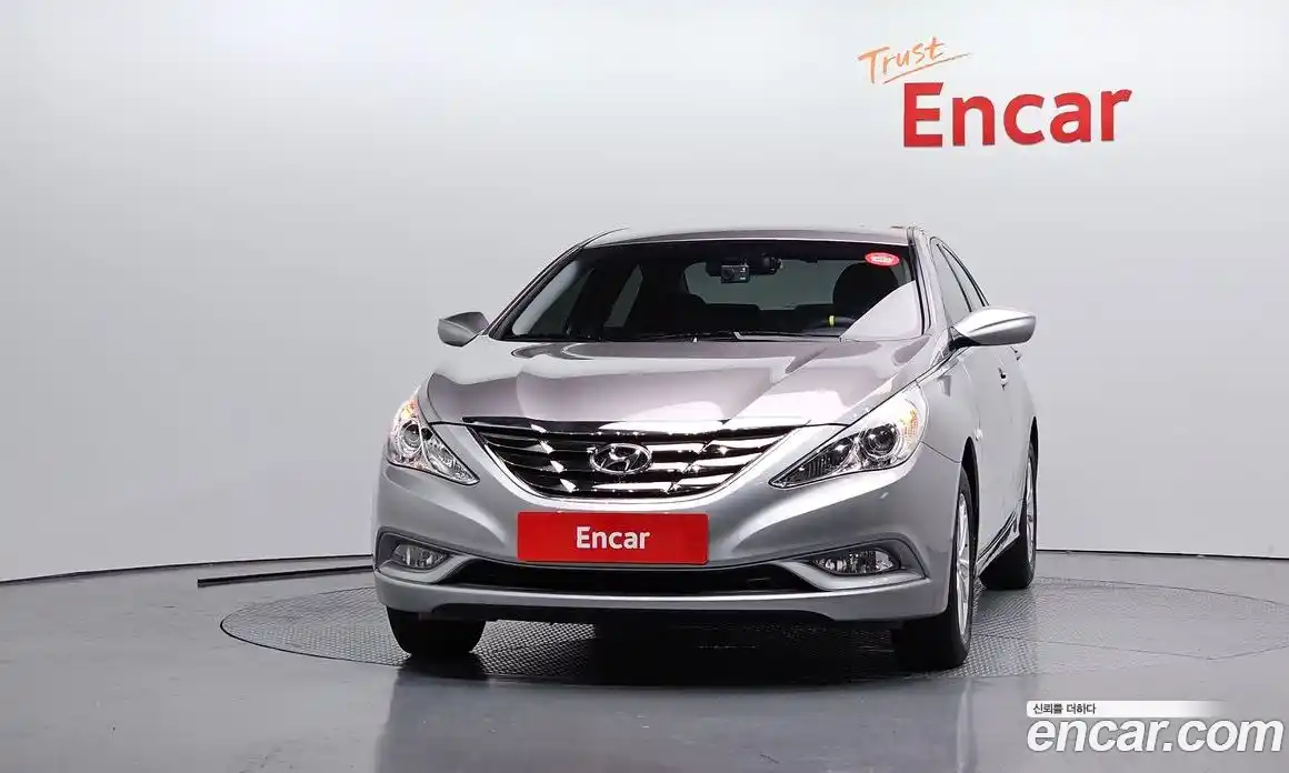 Hyundai Sonata 2010 2.0 автомат (гидро), фото 3