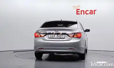 Hyundai Sonata 2010 2.0 автомат (гидро), миниатюра 4