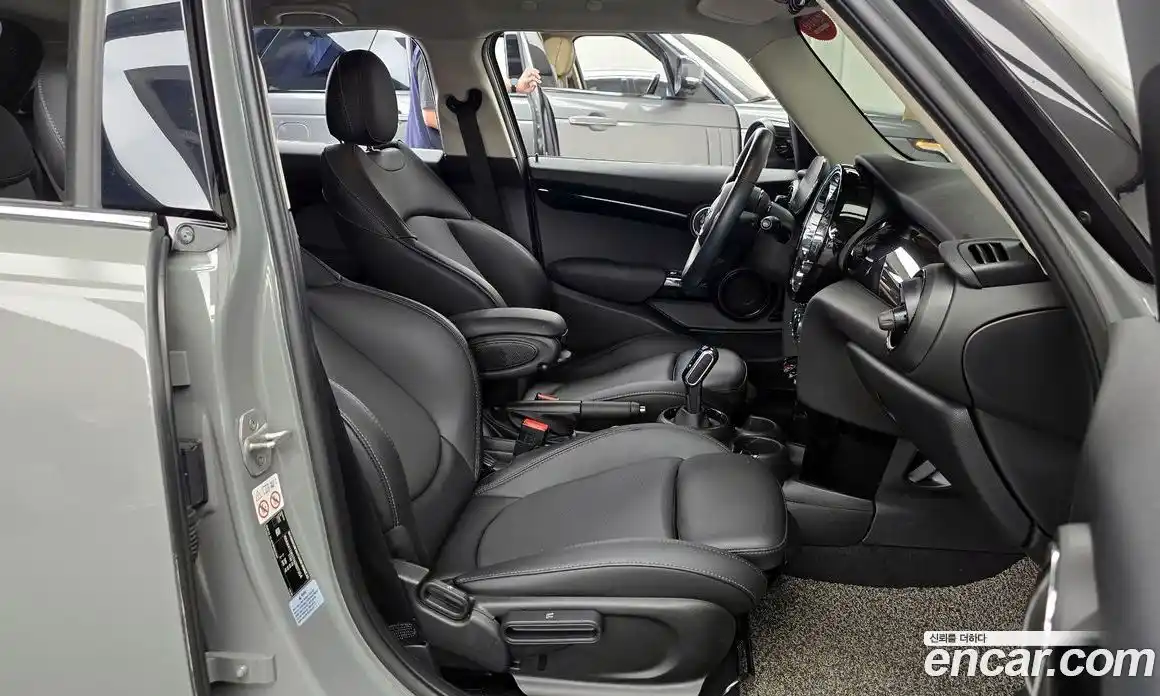 Mini Cooper 2021 1.5 автомат (гидро), фото 15