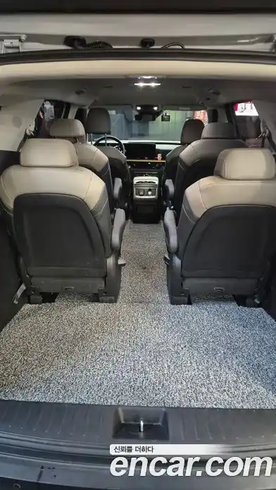 Kia Carnival 2024 1.6 автомат (гидро), фото 6