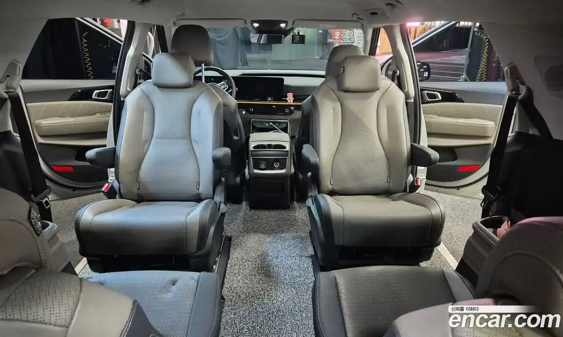 Kia Carnival 2024 1.6 автомат (гидро), фото 10