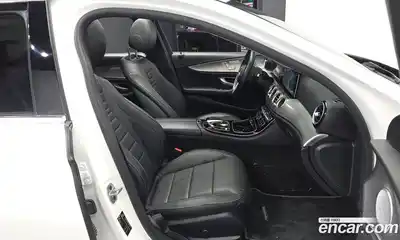 Mercedes-Benz E-Class 2020 2.0 автомат (гидро), миниатюра 11