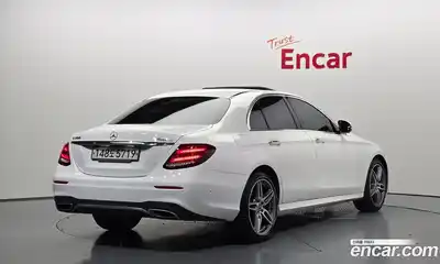 Mercedes-Benz E-Class 2020 2.0 автомат (гидро), миниатюра 2