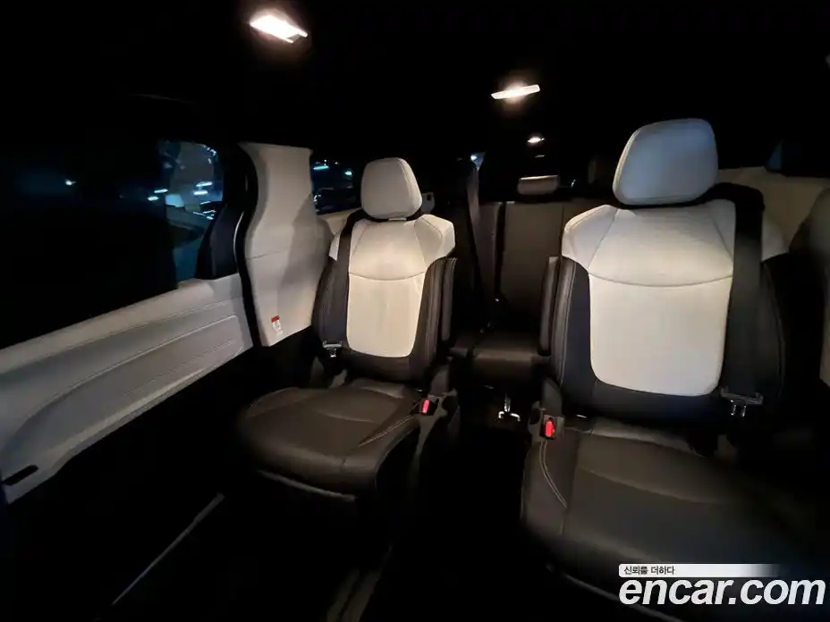 Toyota Sienna 2025 2.5 автомат (гидро), фото 9 Toyota Sienna 2025 2.5 автомат (гидро), фото 9
