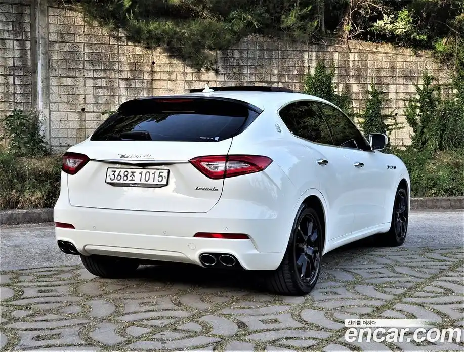 Maserati Levante 2017 3.0 автомат (гидро), фото 2 Maserati Levante 2017 3.0 автомат (гидро), фото 2