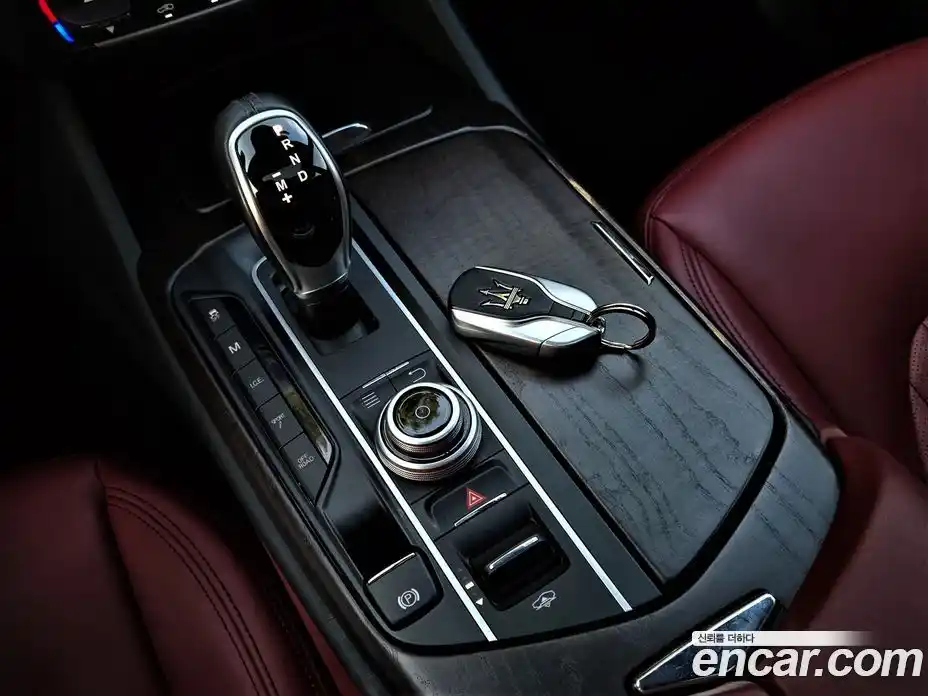 Maserati Levante 2017 3.0 автомат (гидро), фото 10 Maserati Levante 2017 3.0 автомат (гидро), фото 10
