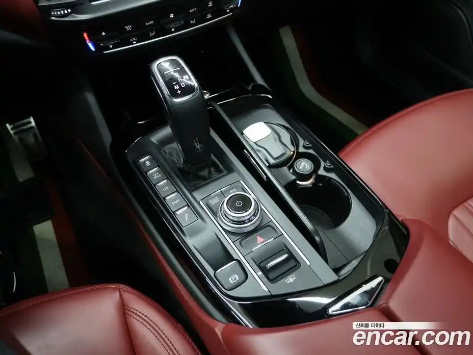 Maserati Levante 2022 2.0 автомат (гидро), фото 12 Maserati Levante 2022 2.0 автомат (гидро), фото 12