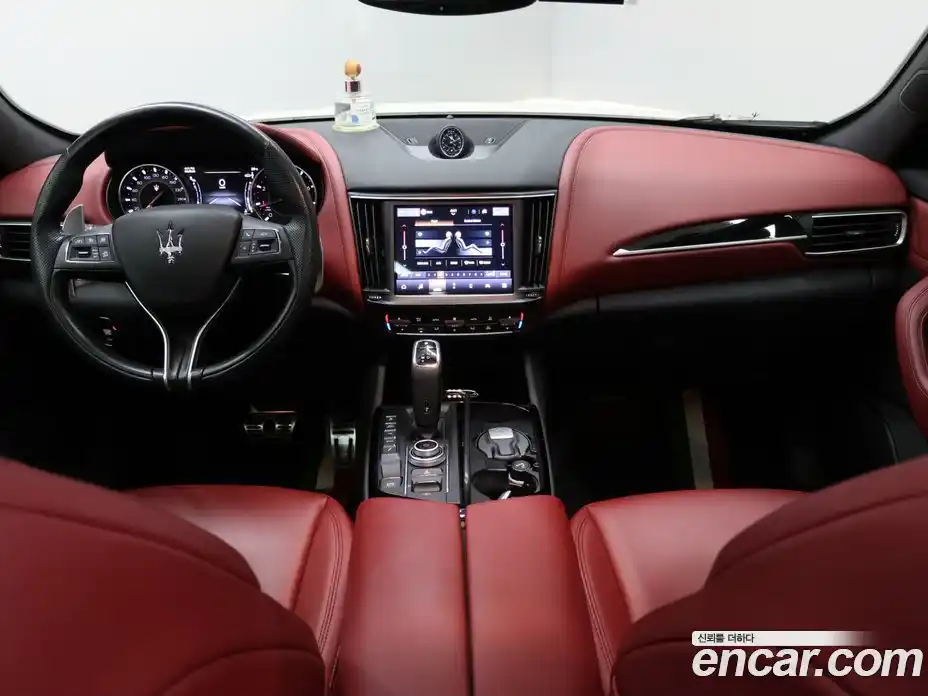 Maserati Levante 2022 2.0 автомат (гидро), фото 14 Maserati Levante 2022 2.0 автомат (гидро), фото 14