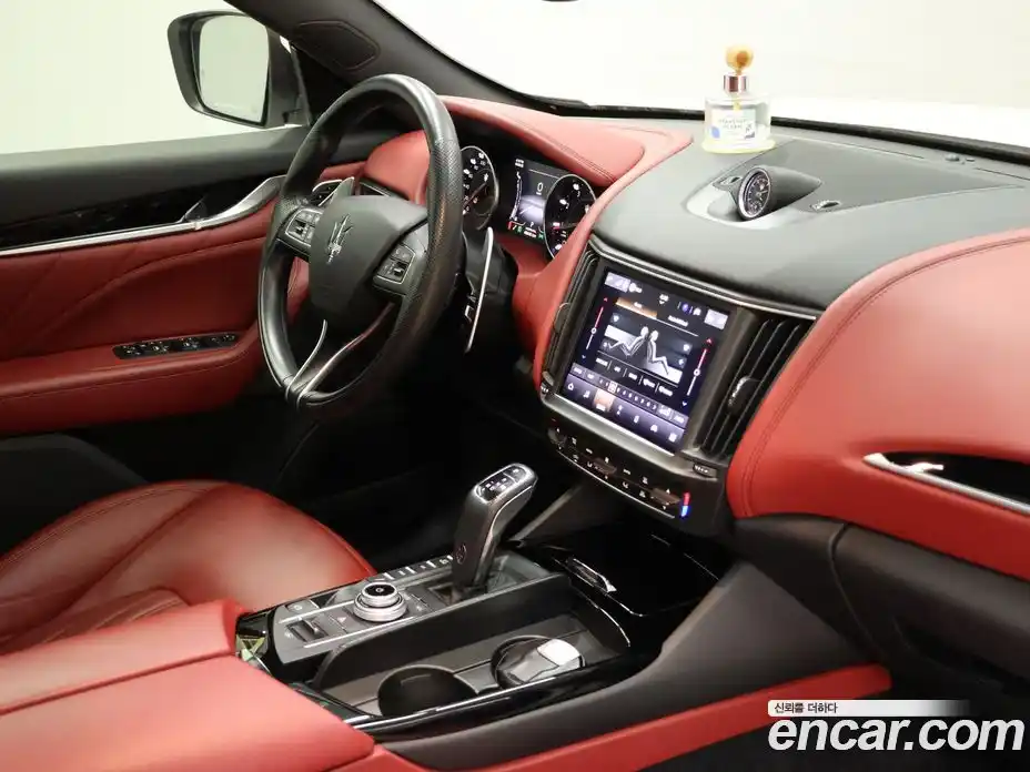 Maserati Levante 2022 2.0 автомат (гидро), фото 15 Maserati Levante 2022 2.0 автомат (гидро), фото 15