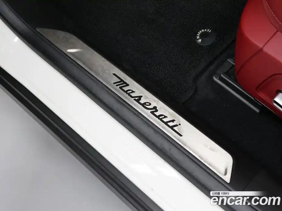 Maserati Levante 2022 2.0 автомат (гидро), фото 18 Maserati Levante 2022 2.0 автомат (гидро), фото 18