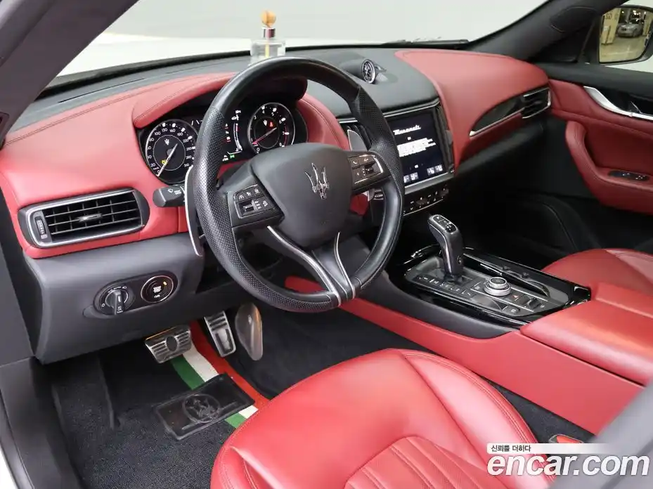 Maserati Levante 2022 2.0 автомат (гидро), фото 6 Maserati Levante 2022 2.0 автомат (гидро), фото 6