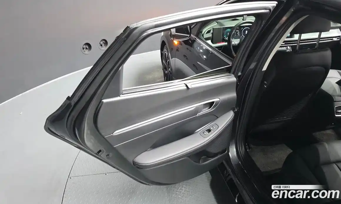 Hyundai Sonata 2024 1.6 автомат (гидро), фото 15