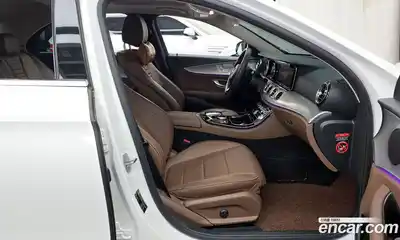 Mercedes-Benz E-Class 2018 2.0 автомат (гидро), миниатюра 11