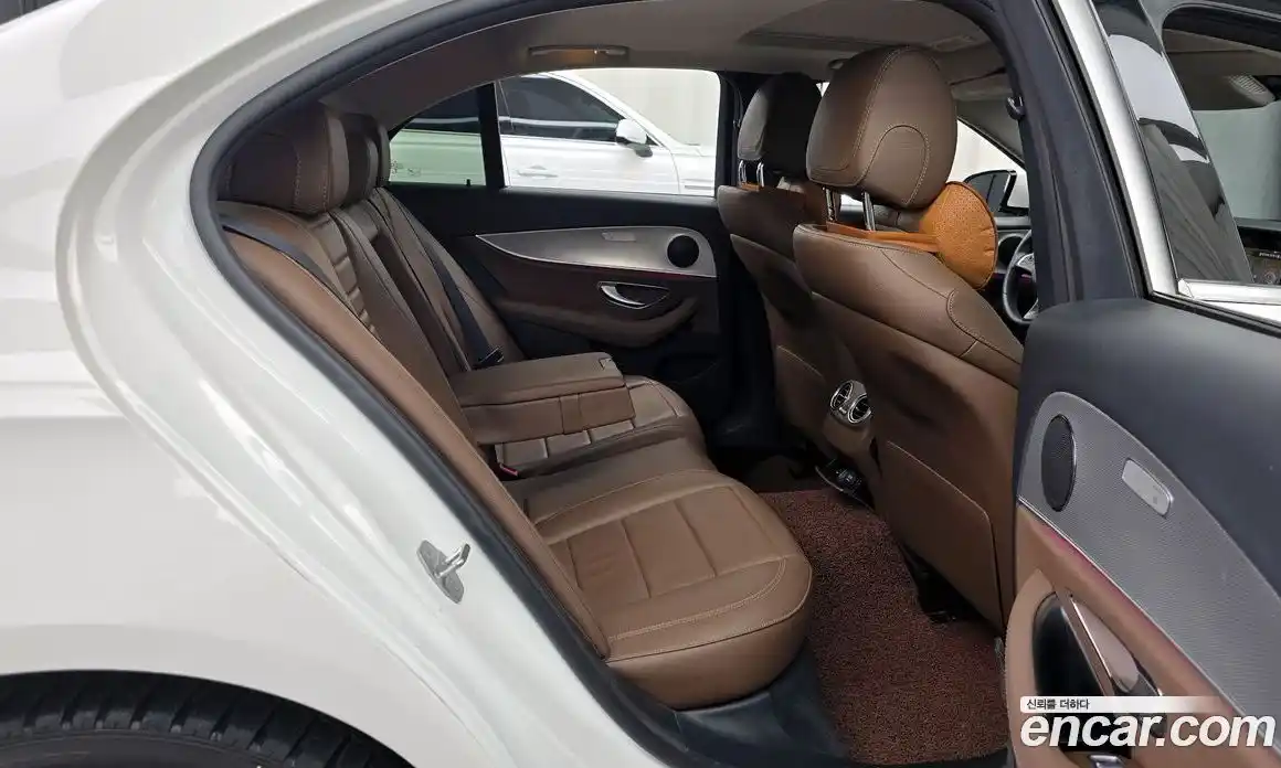 Mercedes-Benz E-Class 2018 2.0 автомат (гидро), фото 12
