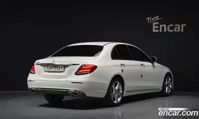 Mercedes-Benz E-Class 2018 2.0 автомат (гидро), миниатюра 2