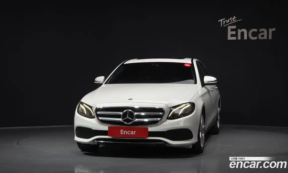 Mercedes-Benz E-Class 2018 2.0 автомат (гидро), фото 3