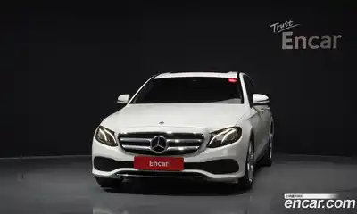 Mercedes-Benz E-Class 2018 2.0 автомат (гидро), миниатюра 3