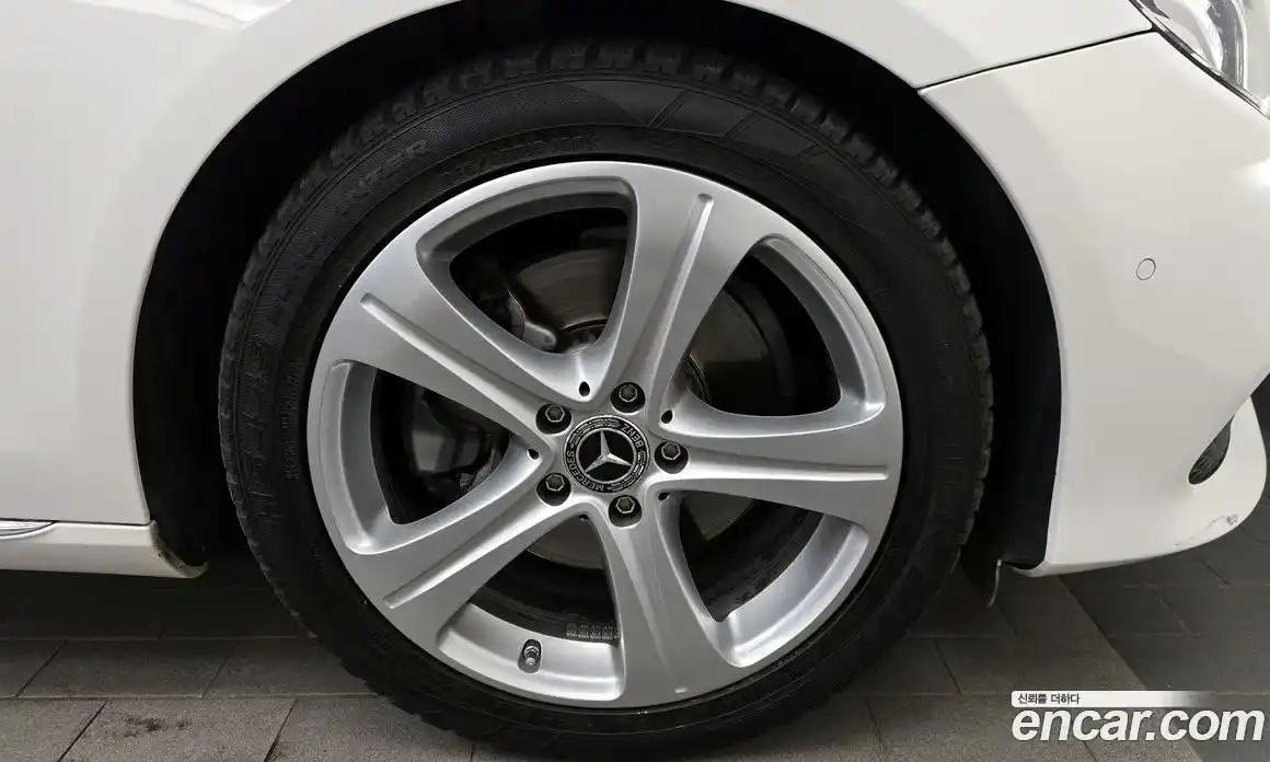Mercedes-Benz E-Class 2018 2.0 автомат (гидро), фото 5
