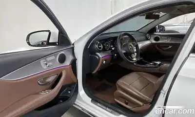 Mercedes-Benz E-Class 2018 2.0 автомат (гидро), миниатюра 10