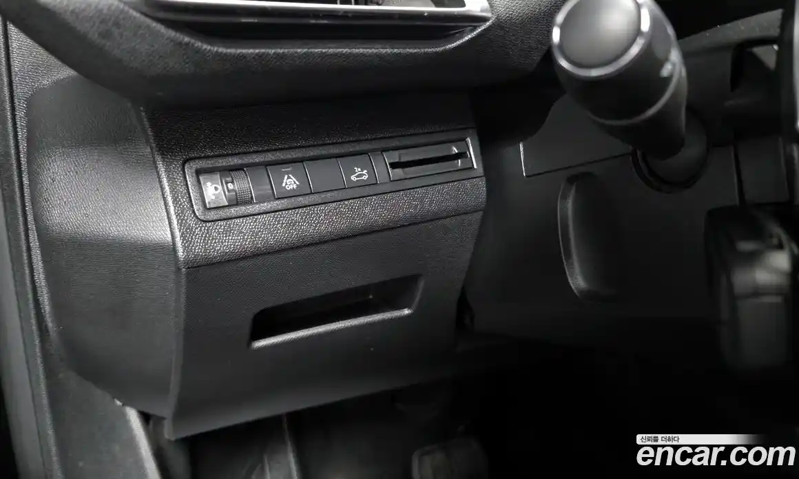 Peugeot 5008 2024 1.2 автомат (гидро), фото 15