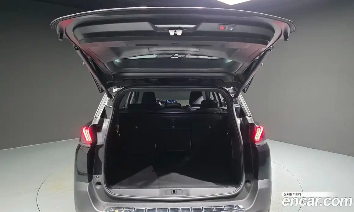 Peugeot 5008 2024 1.2 автомат (гидро), фото 20