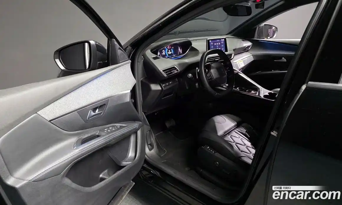 Peugeot 5008 2024 1.2 автомат (гидро), фото 10