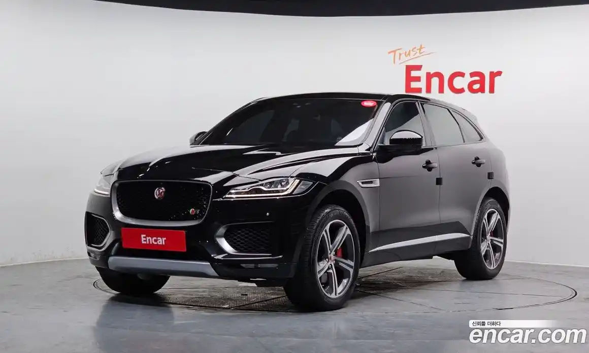 Jaguar F-Pace 2016 3.0 автомат (гидро), фото 1 Jaguar F-Pace 2016 3.0 автомат (гидро), фото 1
