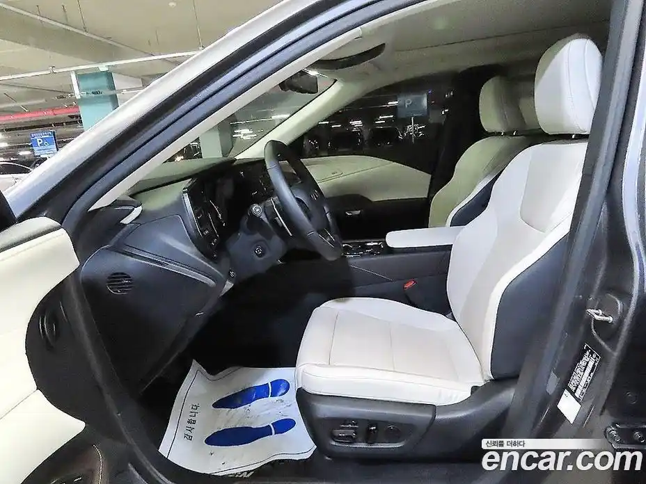 Lexus RX 2024 2.5 автомат (гидро), фото 9