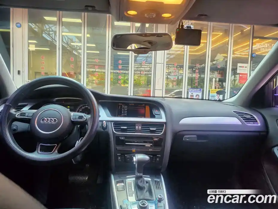 Audi A4 2015 2.0 автомат (гидро), фото 5
