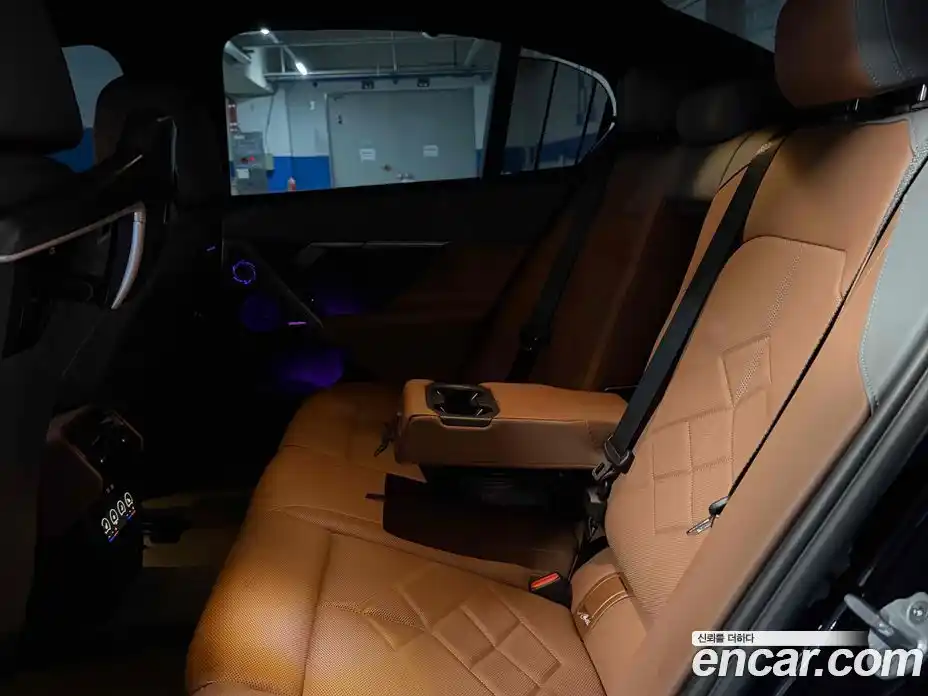 BMW 5 серия 2025 2.0 автомат (гидро), фото 17