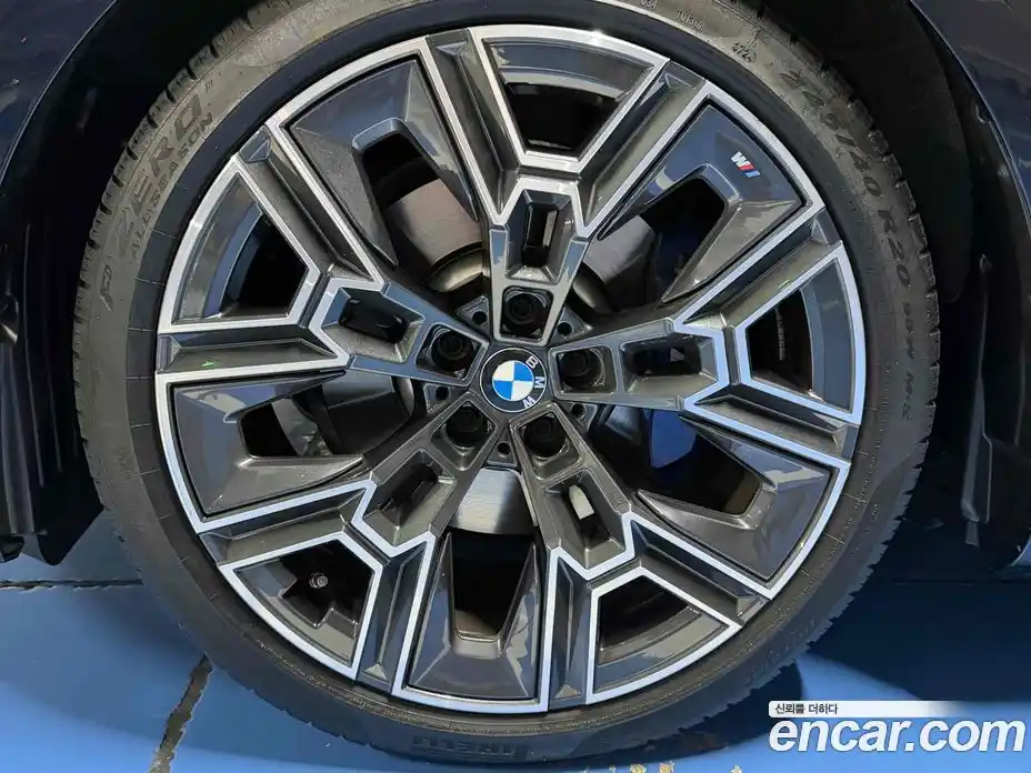BMW 5 серия 2025 2.0 автомат (гидро), фото 6