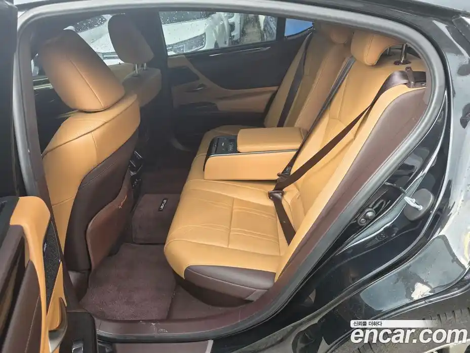 Lexus ES 2021 2.5 автомат (гидро), фото 5 Lexus ES 2021 2.5 автомат (гидро), фото 5