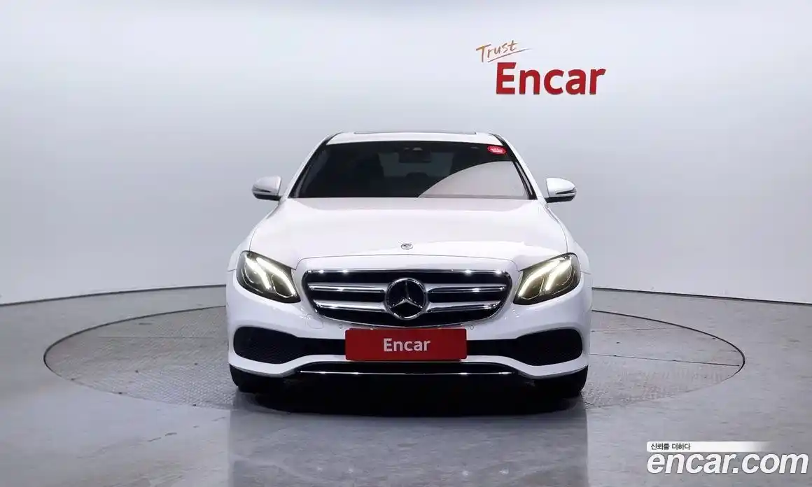 Mercedes-Benz E-Class 2018 2.0 автомат (гидро), фото 3