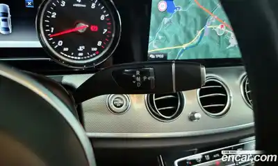 Mercedes-Benz E-Class 2018 2.0 автомат (гидро), миниатюра 9