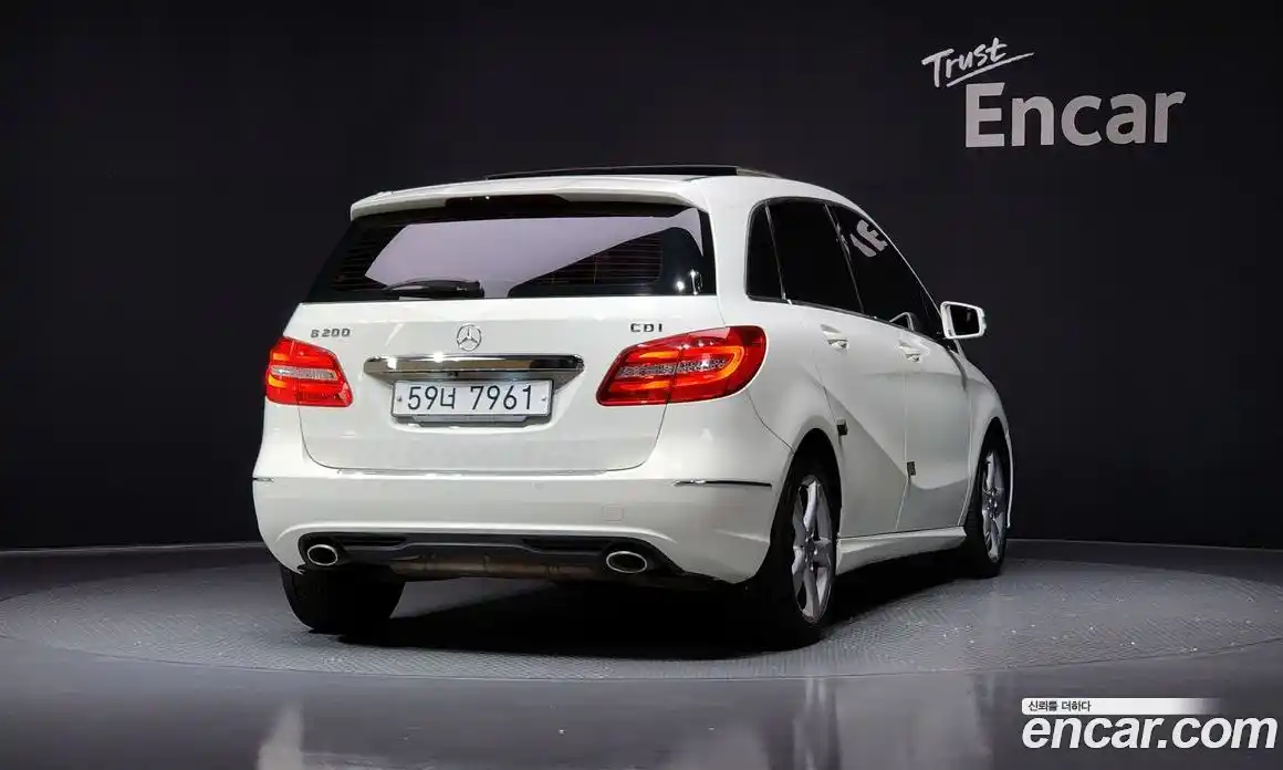 Mercedes-Benz B-Class 2013 1.8 гидро, фото 4 Mercedes-Benz B-Class 2013 1.8 гидро, фото 4