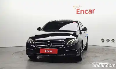 Mercedes-Benz E-Class 2019 2.0 автомат (гидро), миниатюра 3