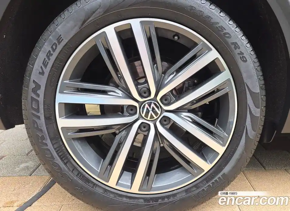 Volkswagen Tiguan 2023 2.0 автомат (гидро), фото 5