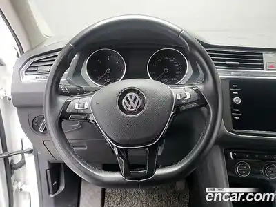 Volkswagen Tiguan 2019 2.0 автомат (гидро), миниатюра 11